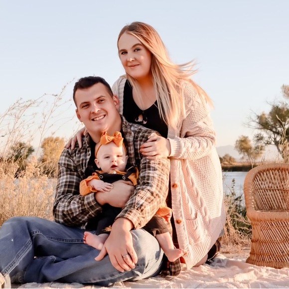 Hi, I’m Lori. Join me for live sales and fun shows with great prices! - Picture 13 of 16